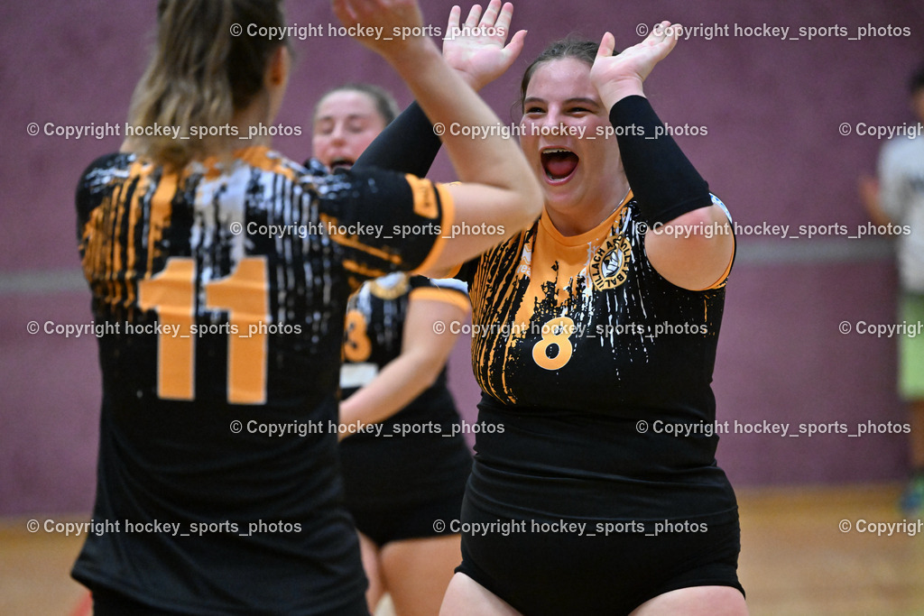ASKÖ Volley Eagles vs. VCH Hausmannstätten 26.10.2023 | Jubel ASKÖ Villach Mannschaft, #8 DUCANOVIC Arijana
