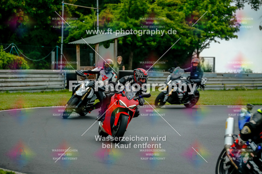 VBK-3533 | Hier findet Ihr Bilder von Touristenfahrten auf der Nürburgring Nordschleife oder von anderen Veranstaltungen die ich besucht habe. Viel Spass beim Durch Schauen 