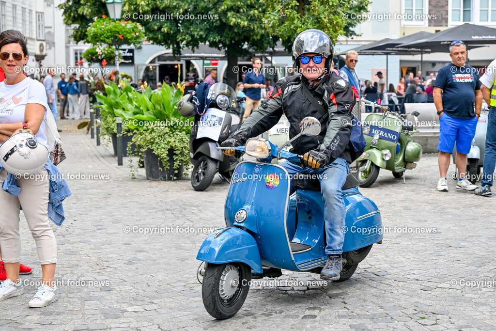Vespatreffen 2024 Altstadt Linz_ 15.06.2024-25 | 15.06.2024, Linz, AUT, Altstadt Linz, im Bild Vespatreffen in der Altstadt Linz 2024©Harald Dostal / fodo.news