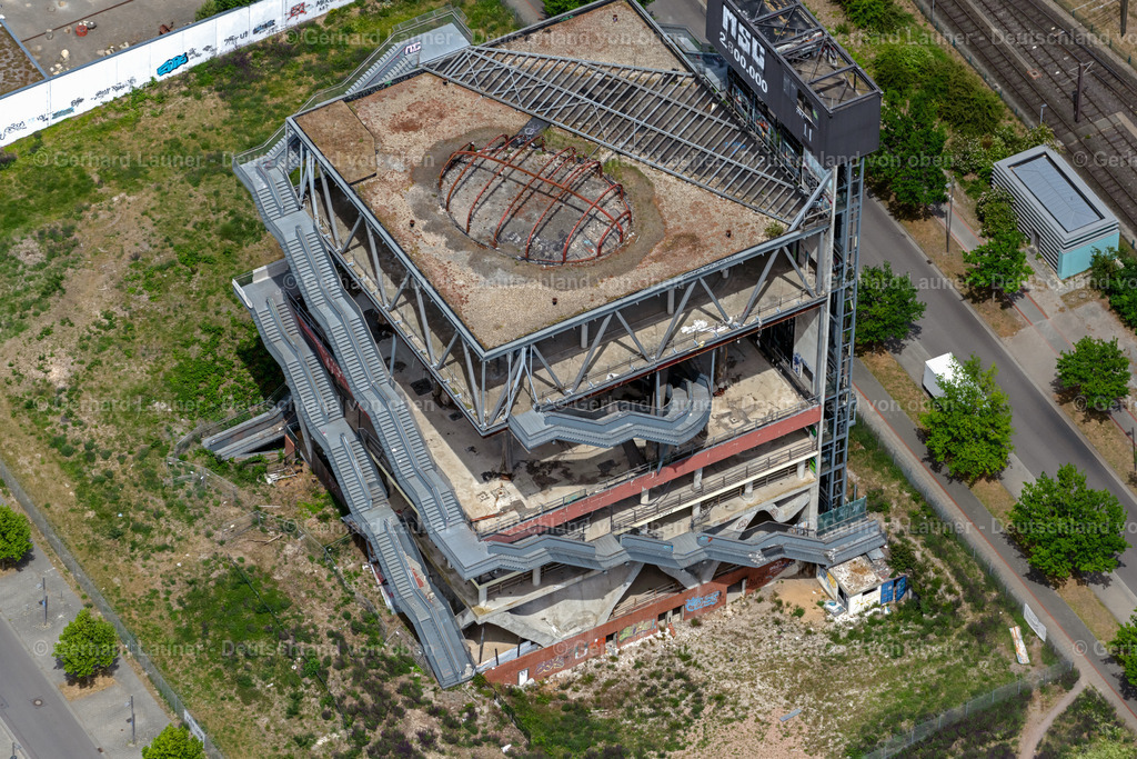 4030728 | HANNOVER 02.06.2020 Pavilion " Expo Pavilion 2.0 " auf dem Messegelände im Ortsteil Bemerode in Hannover im Bundesland Niedersachsen, Deutschland. Weiterführende Informationen bei: Deutsche Messe,  Hannover.de Internet Gesellschaft mit beschränkter Haftung,  MVRDV Germany. // Pavilion " Expo Pavilion 2.0 " on the exhibition center in the district Bemerode in Hanover in the state Lower Saxony, Germany. Further information at: Deutsche Messe,  Hannover.de Internet Gesellschaft mit beschraenkter Haftung,  MVRDV Germany. Foto: Gerhard Launer