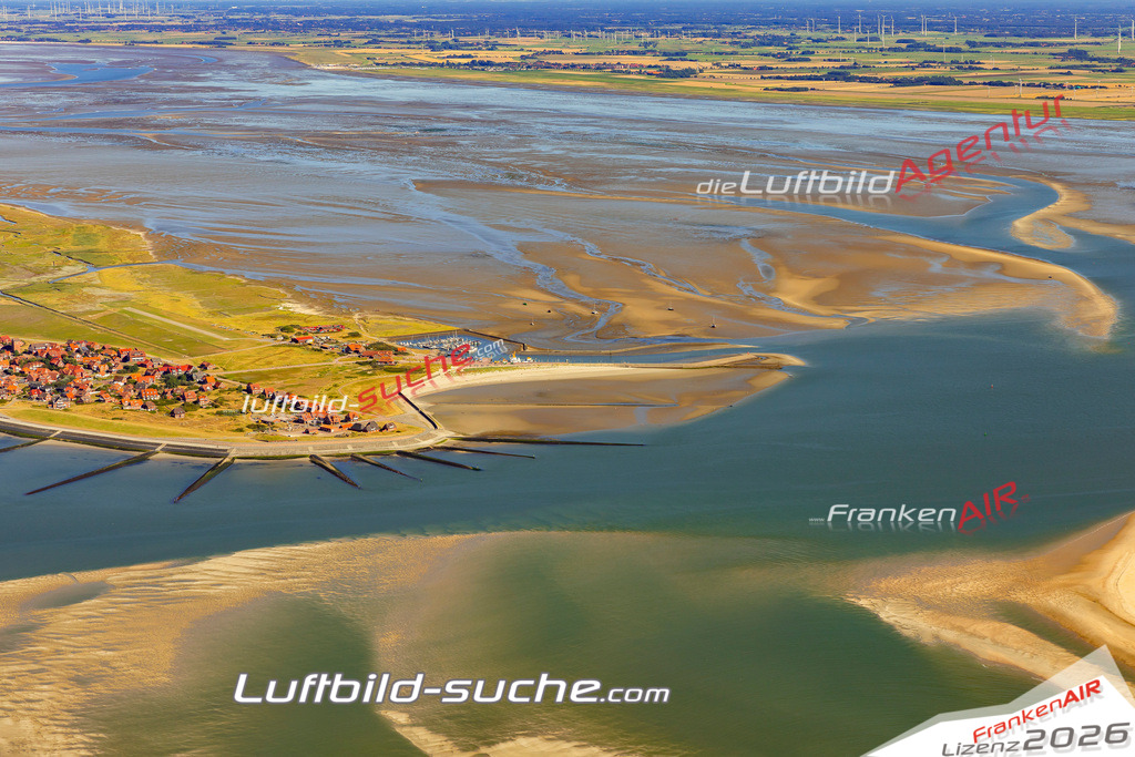 Aktuelles Luftbild von  Baltrum - Die Luftaufnahme wurde 2022 mittels UL-Flugzeug erstellt ( keine Drohne ) - hochauflösende Kamera-Systeme von  Canon -Beste Qualität - Für grossformatige Ausdrucke geeignet. Die Geschenkidee !