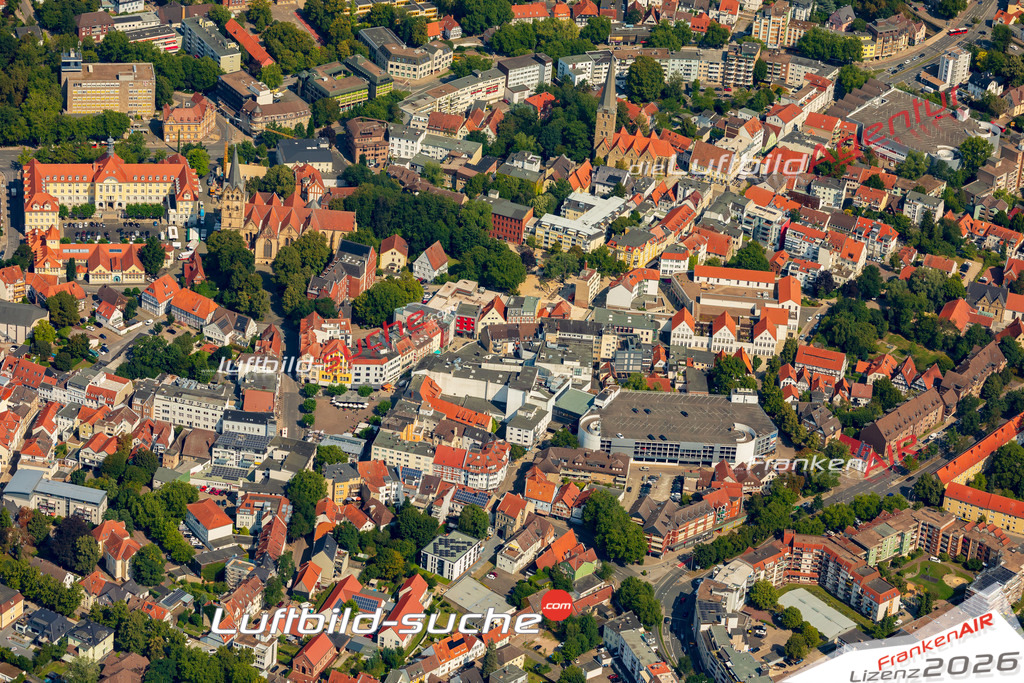 Zentrum Herford Bild- Das Luftbild wurde 2025 vom UL-Flugzeug heraus erstellt ( keine Drohne bzw. Drohnenaufnahme ) - Hochauflösende Luftaufnahme -Nicht vergleichbar mit Google Maps oder Satelittenbilder- Die Geschenkidee !Mit Lizenz und Bildrechte bestellbar - CC
