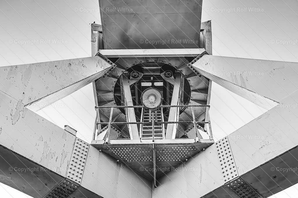 kran1.2 | die Arbeitsbühne eine sHafenkrans - Realisiert mit Pictrs.com