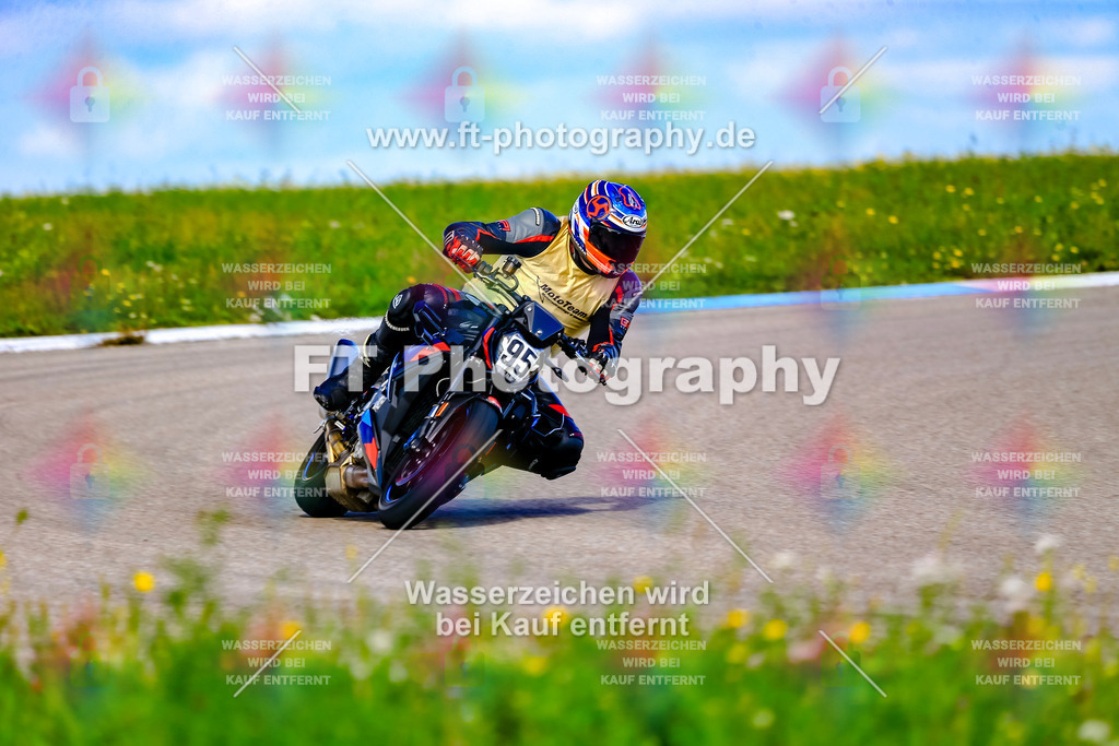 095-5405 | Hier findet Ihr Bilder von Touristenfahrten auf der Nürburgring Nordschleife oder von anderen Veranstaltungen die ich besucht habe. Viel Spass beim Durch Schauen 