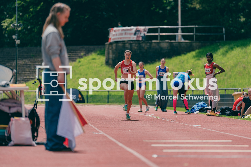 FLVW-Meisterschaften 2026 | Impressionen und Wettkampfszenen der FLVW-Meisterschaften 2026 mit Athletinnen und Athleten verschiedener Vereine und Altersklassen in unterschiedlichen Disziplinen der Leichtathletik. - Realisiert mit Pictrs.com