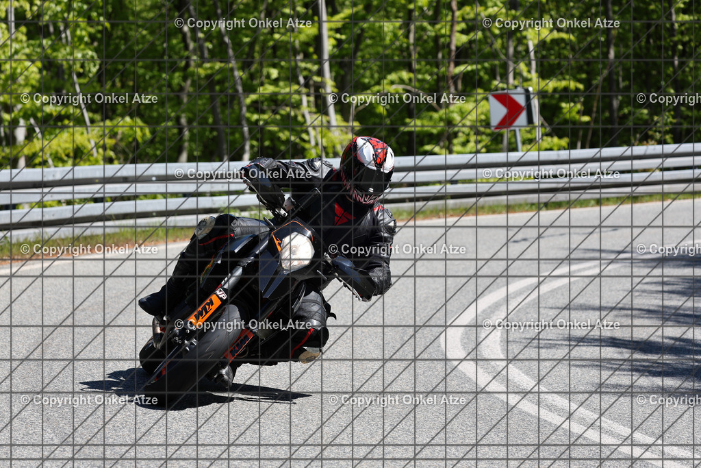 IMG_8594 | Fotograf am Kyffhäuser. Onkel Atze. Kyffhäuser Rennstrecke. Café36. Motorsportfotografie. - Realisiert mit Pictrs.com