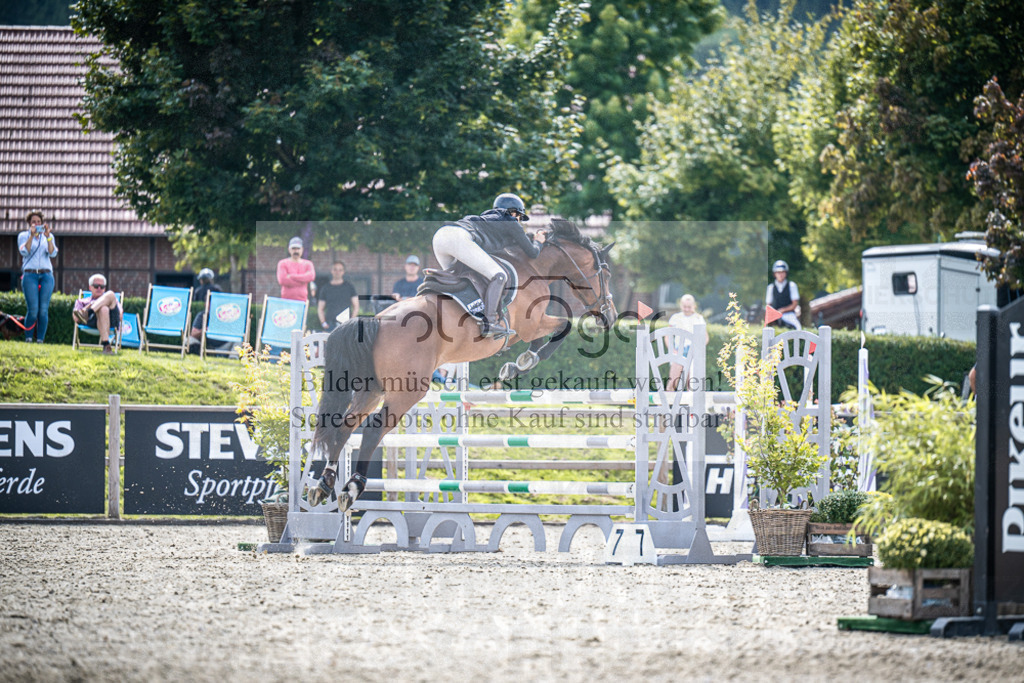 DOS_8556 | Entdecke hochwertige Reitturnierfotos von Foto Oger. Professionell, emotional und authentisch – jetzt Lieblingsmomente im Shop bestellen.Deutschlandweite Turnierfotografie. - Realisiert mit Pictrs.com