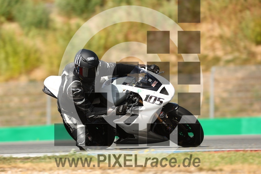 0105-20260828_01998 | Schöne Erinnerungen an spannende Momente - das festzuhalten ist unser Job. PIXELrace.de ist seit 2003 auf den Rennstrecken Europas unterwegs um die Action draußen beim Fahren und die wunderbare Stimmung imm Fahrerlager für euch einzufangen.