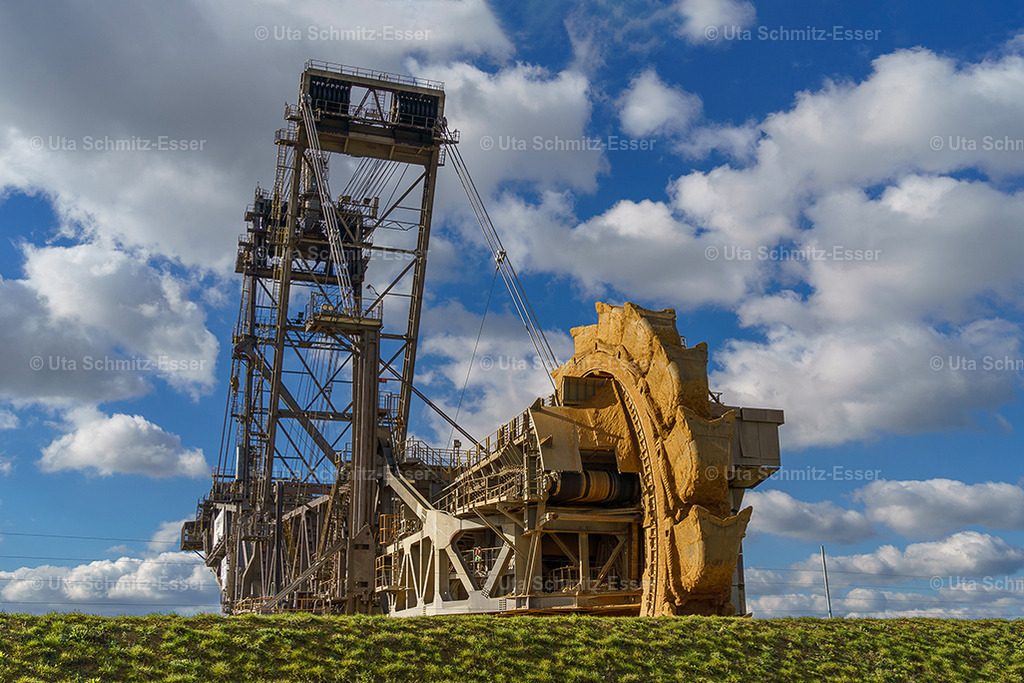 Braunkohlebagger-bei-Manheim-01 | CEUS Design - Realisiert mit Pictrs.com