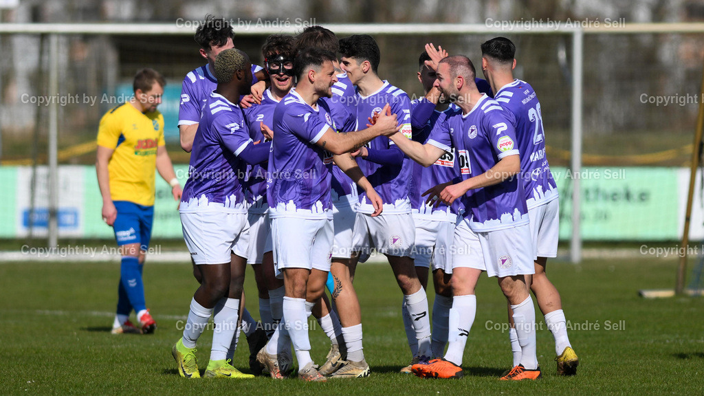 VfR Neumünster vs SV Todesfelde | Jubel beim VfR über das 1-0 durch Jan Lippegaus (VfR #3 mit Maske) / Fußball-Oberliga Männer 2025/2026 / VfR Neumünster vs SV Todesfelde / VfR Stadion / Neumünster / 15.03.26 - Realisiert mit Pictrs.com