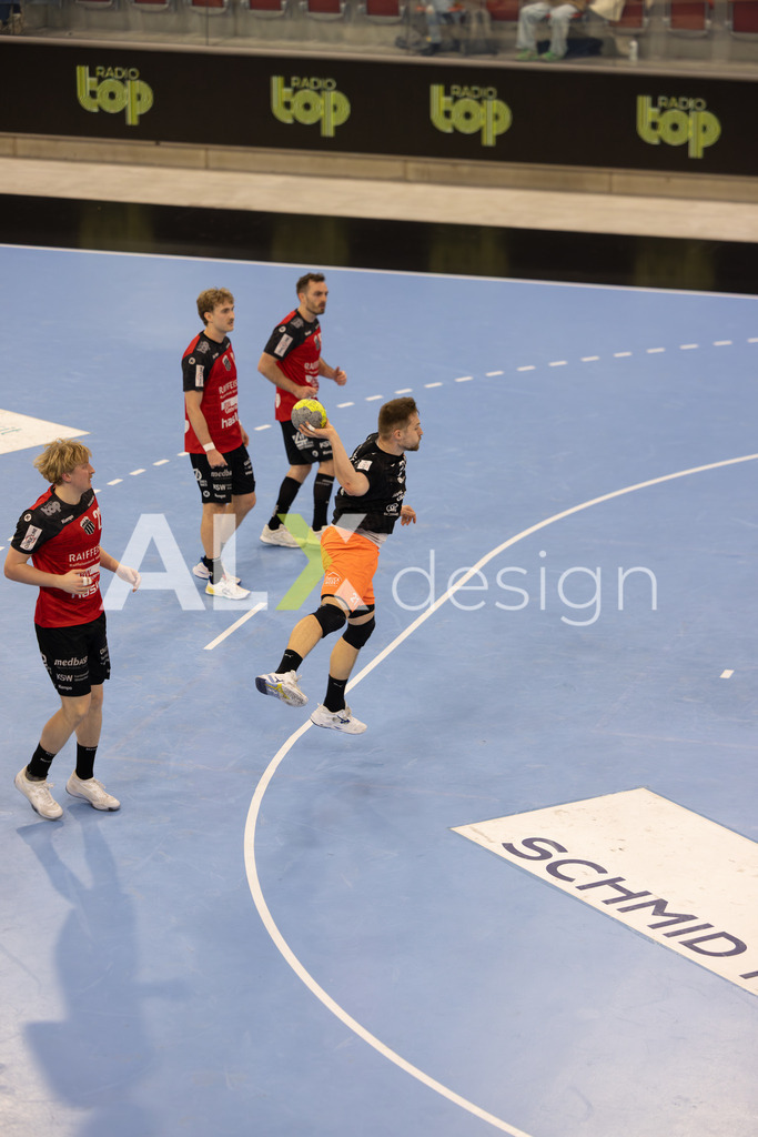 Handballen I Herren I Saison 2025-2026 I Quickline Handball League 2026 | Men I 18. Spieltag I Pfade Winterthur - Kadetten Schaffhausen I 20.12.2025 | 21 Daniel Reznicky (Kadetten Schaffhausen) - Kreisläufer - Realisiert mit Pictrs.com