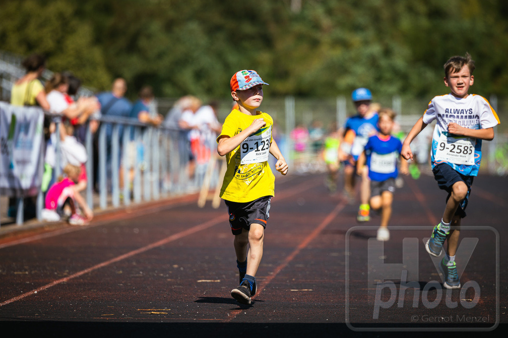 16. Hoywoj-CityLauf im Sportforum Hoyerswerda - 16.09.2023 | 1km VBH-Grundschul-Lauf 2. Klassen - Realisiert mit Pictrs.com