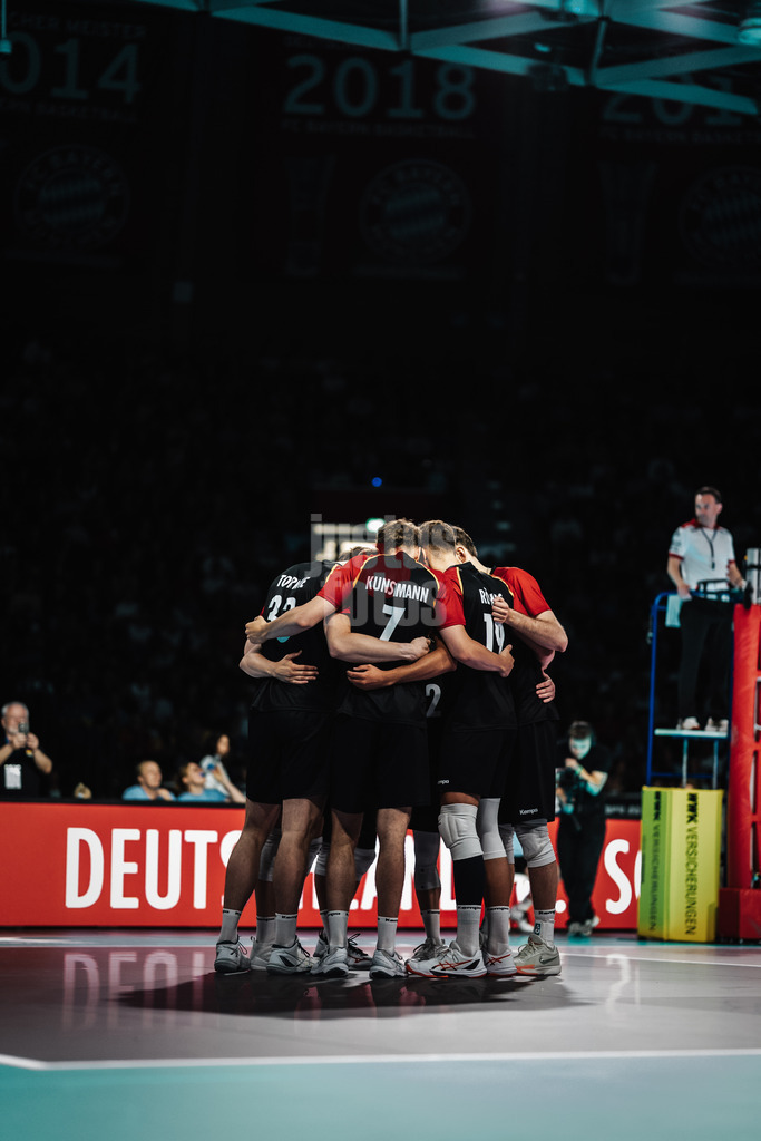 Volleyball | Männer | Testspiel | Deutschland vs. Italien | 26.05.2025 | Das Deutsche Team geht im Kreis zusammen