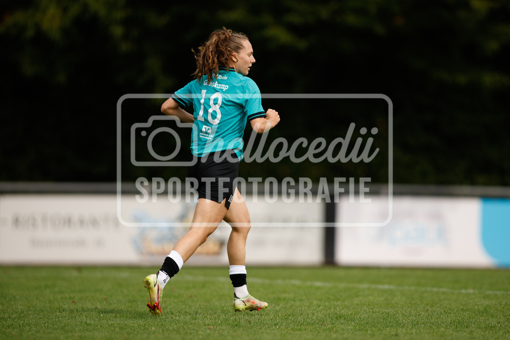 Fußball I Frauen I Westfalenpokal 26-27 I DJK GW Amelsbüren - SSV Rhade  I 18724 | Julia Greskamp (18, SSV Rhade) - Realisiert mit Pictrs.com
