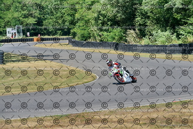 25bt04-0585 | markuskiefer.com - Realisiert mit Pictrs.com