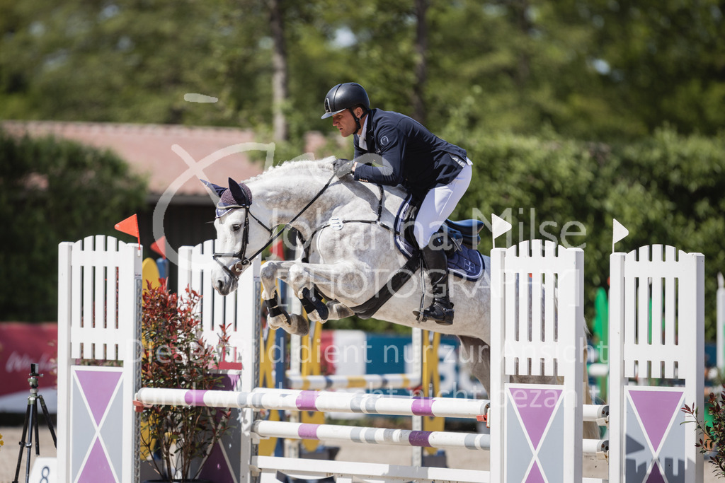 230516_Mühlen_03SprPf-A-330 | Deine schönsten Turniermomente als professionelle Fotos! Entdecke hochwertige Pferdesport-Fotografie im Online-Shop. Jetzt Fotos finden & bestellen!