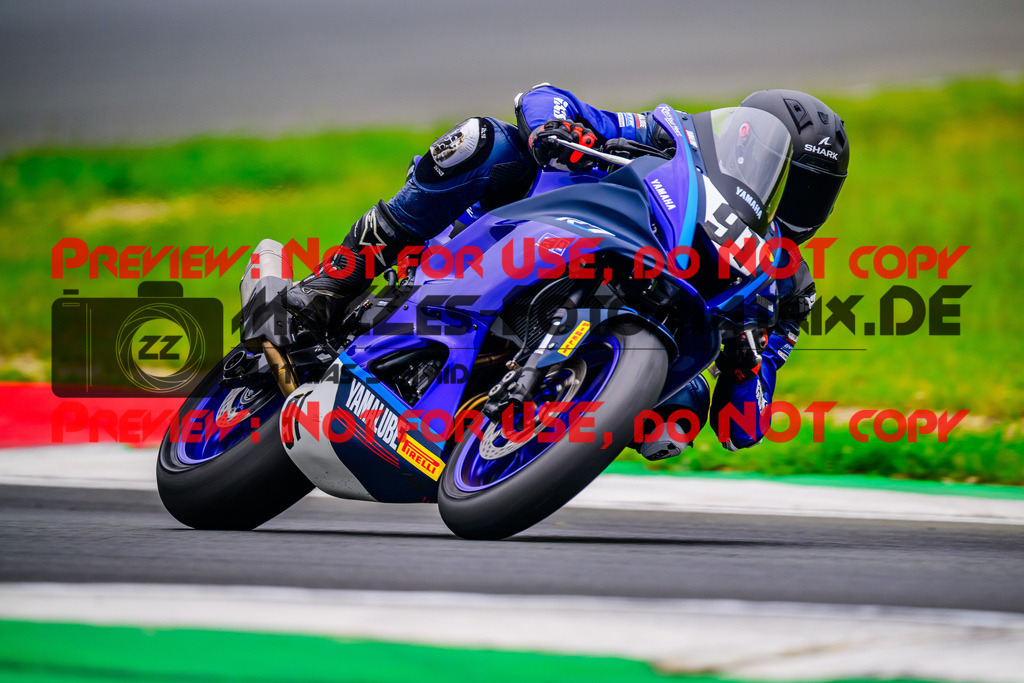 MaZZes_FotoMatrix_240602_6007705_2008 | R7