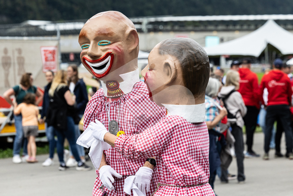 ESAF2025_Freitag_4161 | Die Schwinger des Schwyzer Kantonalen Schwingerverbandes: Fotos, die Dynamik und Leidenschaft festhalten, sowie emotionale Momente aus dem traditionellen Schwingsport zeigen. - Realisiert mit Pictrs.com