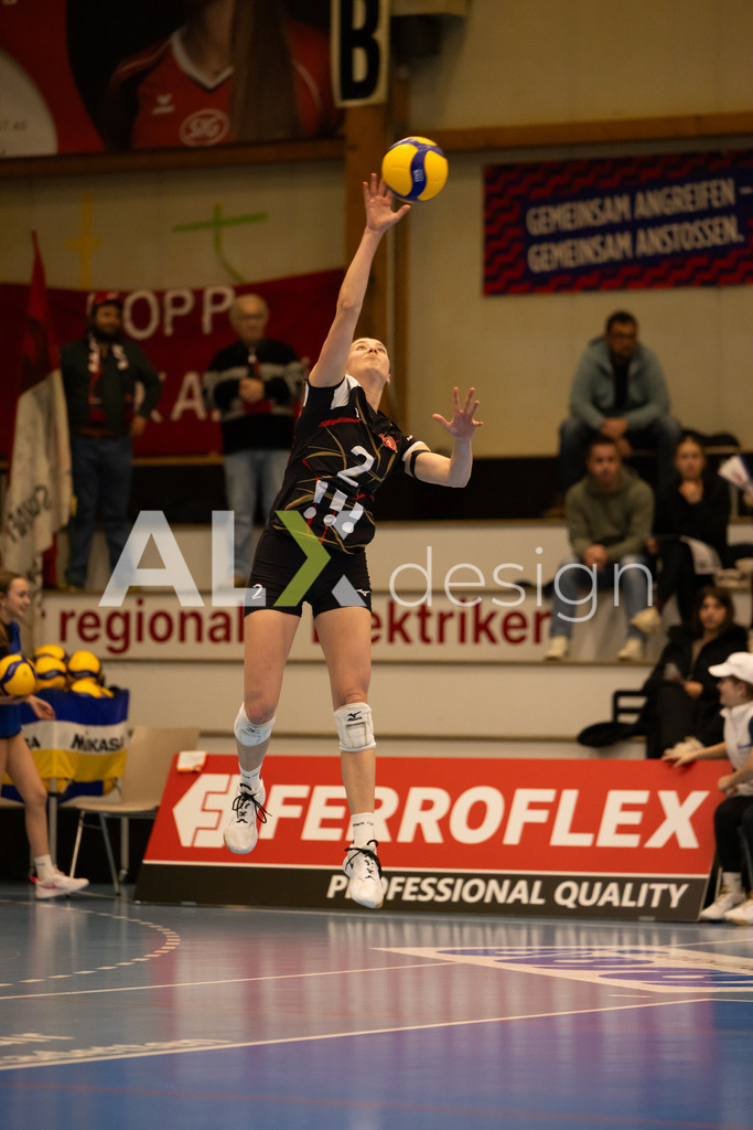 Volleyball I Frauen I Saison 2025-2026 I CEV Volleyball Challenge Cup 2026 | Women I 16th Finals I VC Kanti Schaffhausen - TJ Ostrava I 03.12.2025 | TJ Ostrava - 2 Agáta Laifrová (CZ) – Außenangriff - Realisiert mit Pictrs.com