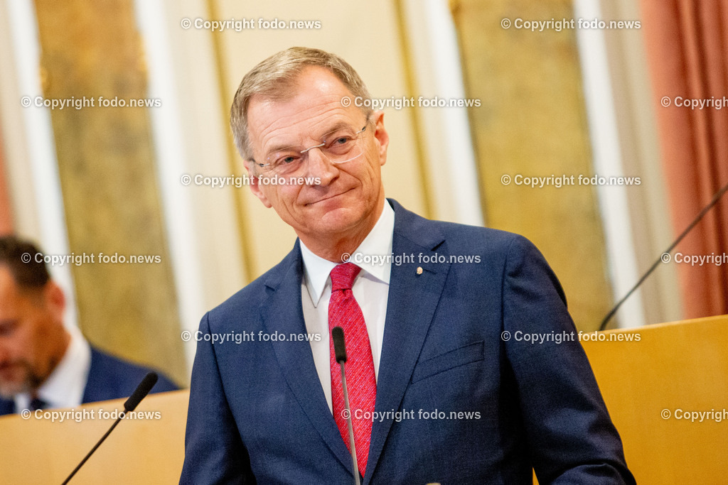 Landhaus Linz_ Promenade_ Landtagssitzung_ 03.04.2025-23 | 03.04.2025, Landhaus Linz AUT, Promenade, Landtagssitzung, im Bild LH Thomas Stelzer (VP, Landeshauptmann Ooe)