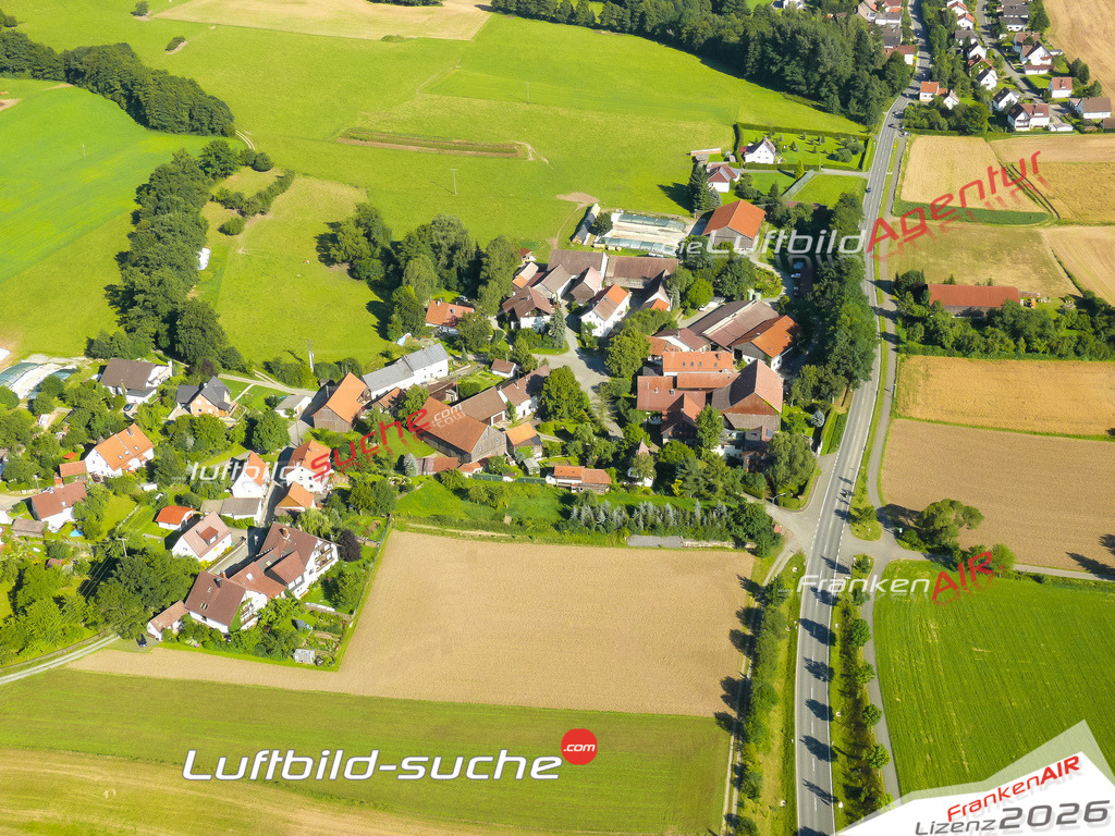 Die Luftaufnahme Waldbuch - Marktrodach wurde vom UL-Flugzeug (keine Drohne) aus fotografiert.Hohe Druck- Auflösung-die Geschenkidee!