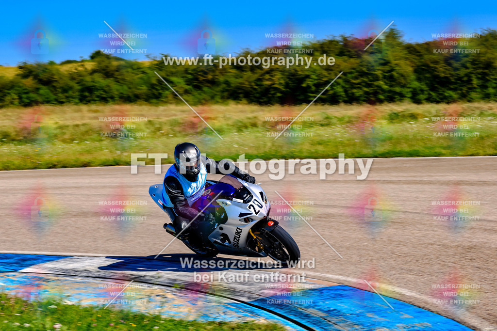 020-2856 | Hier findet Ihr Bilder von Touristenfahrten auf der Nürburgring Nordschleife oder von anderen Veranstaltungen die ich besucht habe. Viel Spass beim Durch Schauen 