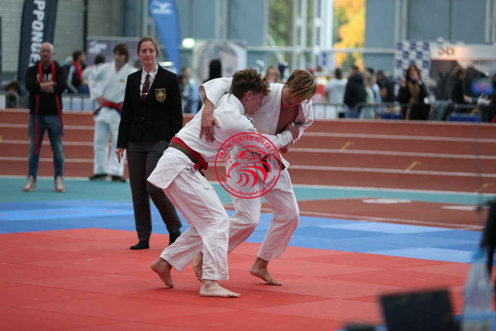 AT3Y0452 | Fotos vom Adler Cup - Pictures from Adler Cup

Hier findet Ihr alle Eindrücke und großen Momente der Adler Cup Wochenenden. Here you will find all impressions and great moments of the Adler Cup weekends. - Realisiert mit Pictrs.com