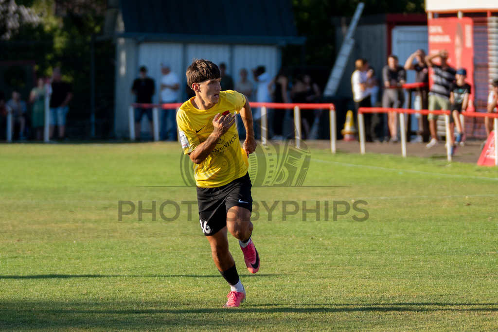 SSV Schwäbisch Hall vs. SG Sonnenhof Großaspach, Fussball, WFV-Pokal, 3. Runde, 11.08.2026 | Mark Gashi (SG Sonnenhof Großaspach, #36),SSV Schwäbisch Hall vs. SG Sonnenhof Großaspach, Fussball, WFV-Pokal, 3. Runde, 11.08.2026