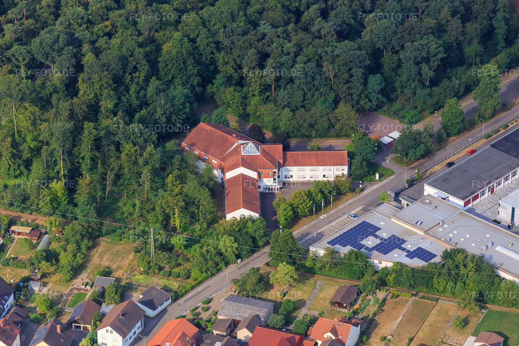 Luftbild: Eichenauer GmbH & Co. KG in Hatzenbühl im Bundesland Rheinland-Pfalz in Deutschland. Foto: IMG_108969.jpg vom 15.07.2018 durch Werner Riehm/FLY-FOTO.deWWW.EICHENAUER.DE
