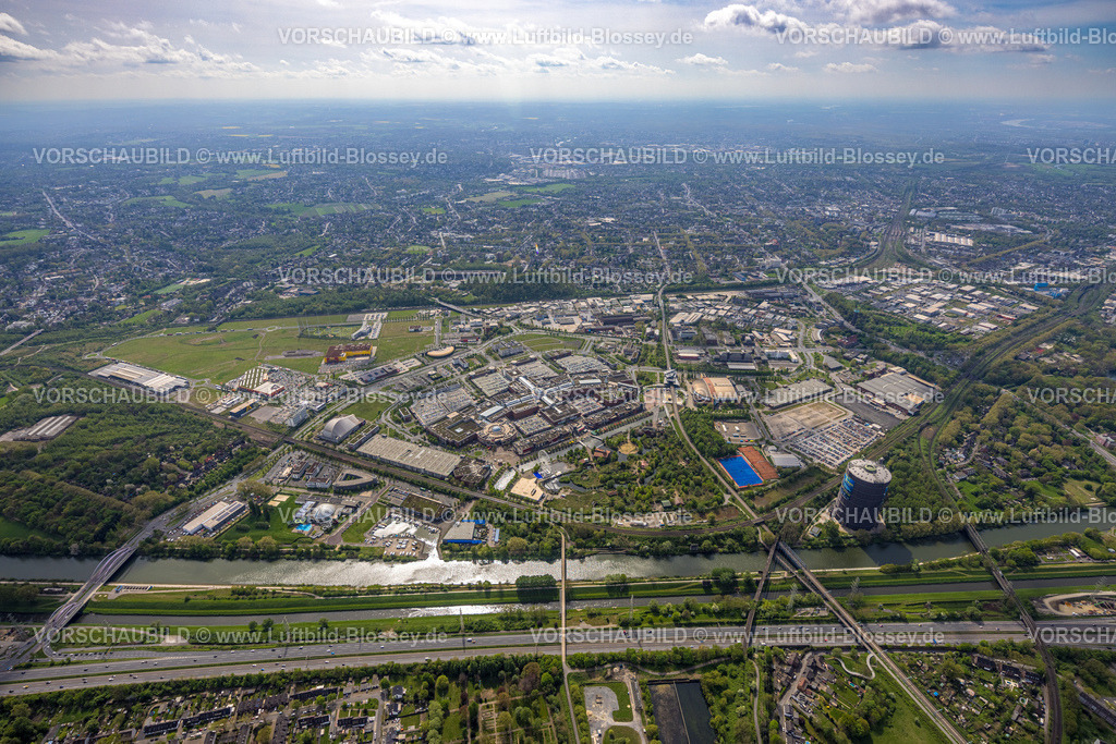 Oberhausen240401425 | Luftbild, Westfield Centro sternförmiges Einkaufszentrum, Gesamtansicht Neue Mitte mit Gasometer am Rhein-Herne-Kanal mit Fluss Emscher und Autobahn A42, Wohngebiet, Borbeck, Oberhausen, Ruhrgebiet, Nordrhein-Westfalen, Deutschland