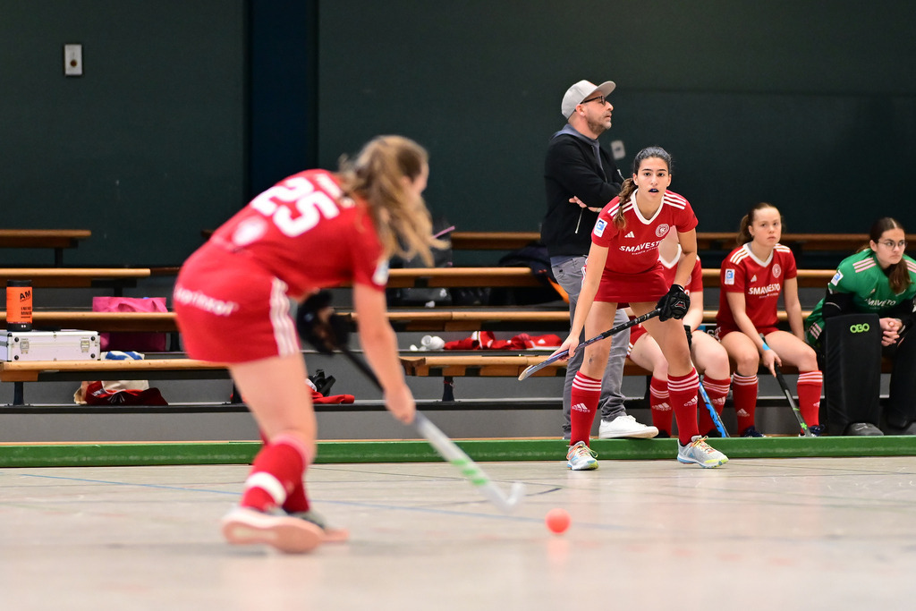 Hockey I Frauen I Halle 2024-2025 I 1. Bundesliga Nord I 5. Spieltag I Großflottbeker THGC - Bremer HC | Der Sportfotograf. - Realisiert mit Pictrs.com
