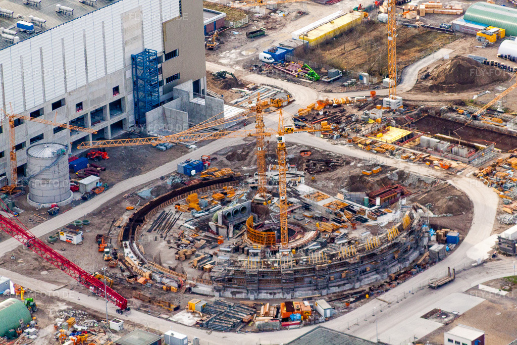 Luftbild: Baustelle zum Neubau der Kraftwerksanlagen und Abgas- Türme des Heizkraftwerkes EnBW Energie Baden-Württemberg AG, Rheinhafen-Dampfkraftwerk Karlsruhe im Ortsteil Daxlanden in Karlsruhe im Bundesland Baden-Württemberg in Deutschland. Foto: IMG_25464.jpg vom 02.04.2010 durch Werner Riehm/FLY-FOTO.de