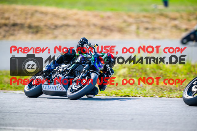 MaZZes_FotoMatrix_220724_5692 | TWIN