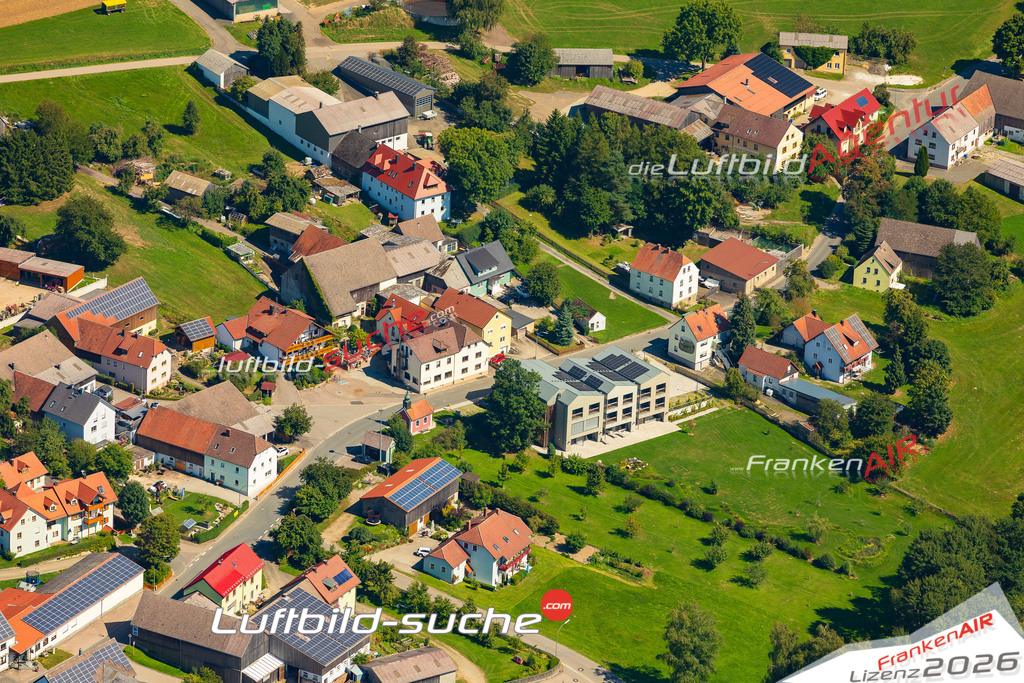 Schrägluftbild  Saubersrieth  Moosbach - Das Luftbild wurde 2025 vom UL-Flugzeug heraus erstellt ( keine Drohne ) - Hochauflösende Luftaufnahme -Nicht vergleichbar mit Google Maps oder Satelittenbilder- Die Geschenkidee !Mit Lizenz und Bildrechte bestellbar
