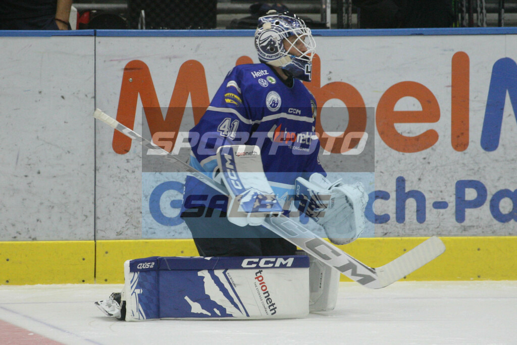 SC Riessersee - Höchstadt Alligators | Michael Boehm - Eishockey Oberliga Süd SC Riessersee - Höchstadt Alligators - © Sportfoto-Sale (MK) - Realisiert mit Pictrs.com