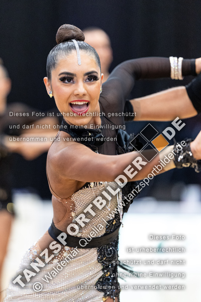 20240406-10479 | Hier finden Sie Tanz Bilder vom Latein und Standard Formationen tanzen. Sportbilder vom Tanzsport. Schöne Fotos und von Weltmeisterschaft, Europameisterschaft, Bundesliga, Regionalliga, Oberliga und Landesliga sowie von GOC Stuttgart, DanceComp, WM Bremen