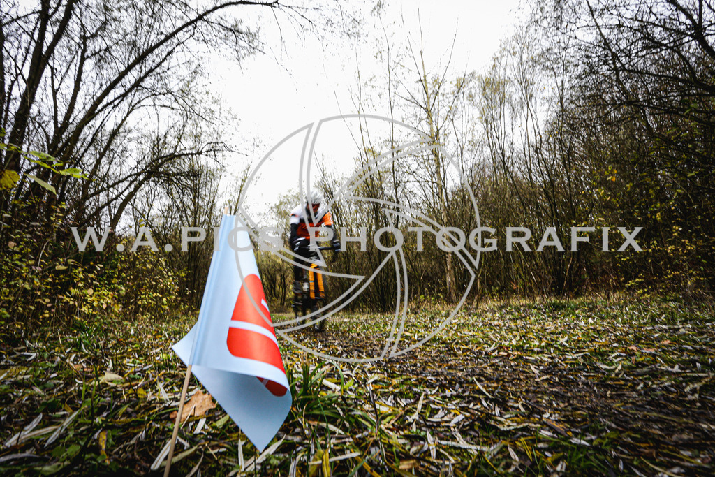 ..... | AUSTRIA, 24.11.24, 3.Radquerfeldein GP um das Sportzentrum Gunskirchen Image shows: Photo: Wapics / Andreas Willdoner