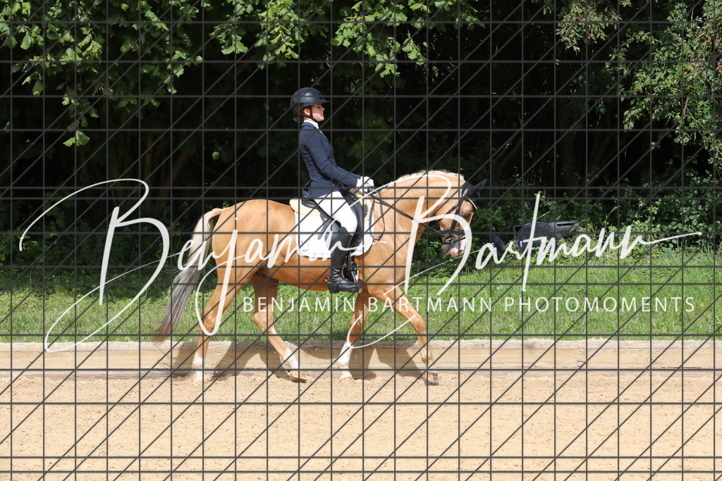 AZ2A2421 | Benjamin Bartmann Photomoments