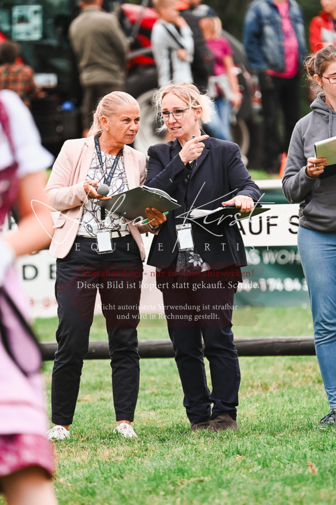 DSC_7443 | Pferde- und Turnierfotografie in Westsachsen. Pferdeportraits, Auftragszeichnungen und intuitive Kunst.