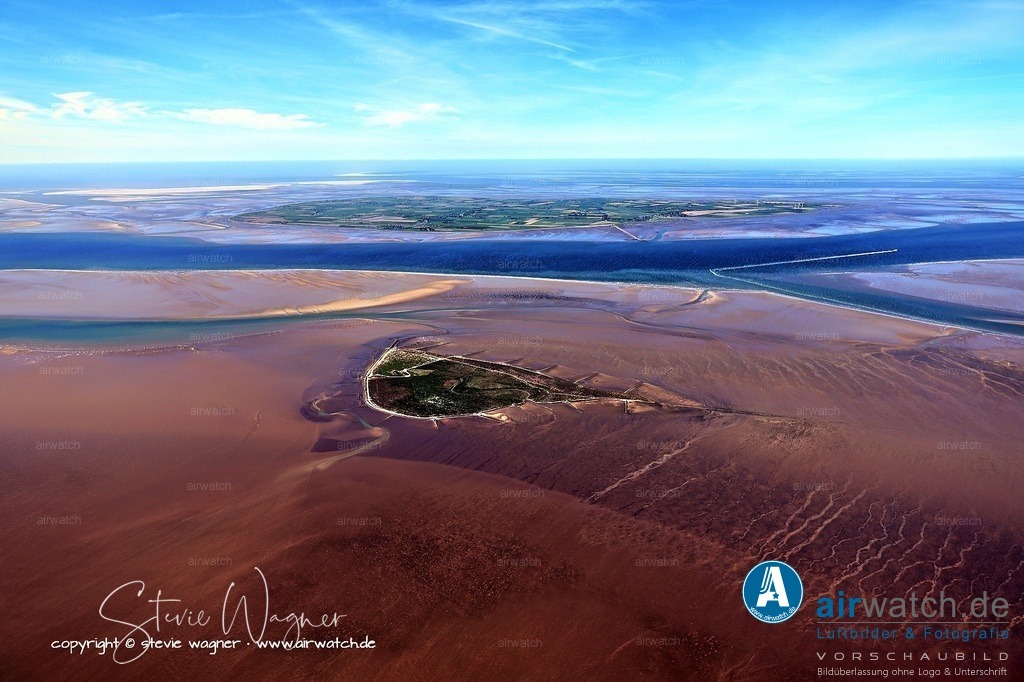 Halligen-Inseln-Weltnaturerbe-Wattenmeer-Mai-23-airwatch-wagner-240A3292 | Entdecken Sie atemberaubende Luftbilder und Fotografien auf airwatch.de - Tauchen Sie ein in eine Welt voller faszinierender Aufnahmen aus der Vogelperspektive.
