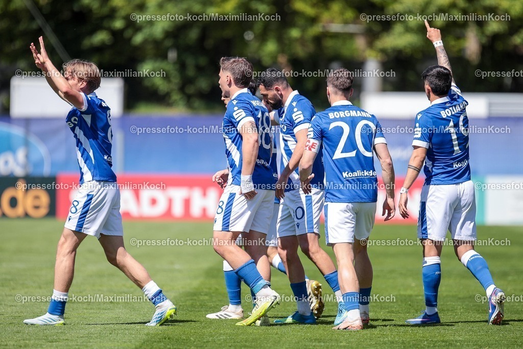 xSEFx26042601011 | 26.04.2026, xsefx, Fußball, 3.Liga, FC Viktoria Köln - Energie Cottbus, 35. Spieltag, Sportpark Höhenberg, Saison 2025 2026: Torjubel zum 0:1  von Erik Engelhardt (18) von. Energie Cottbus bei Viktoria Köln DFB regulations prohibit any use of photographs as image sequences and or quasi-video. Photo: xSabinexEffgenxPressefotoKochx