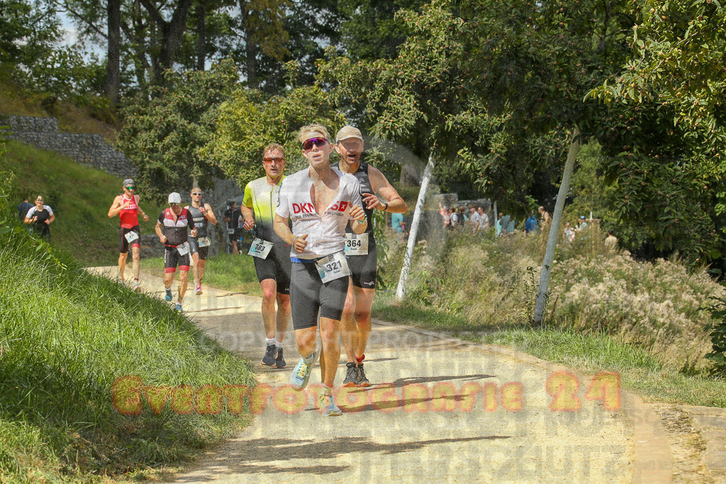 250824_1339_EX1_3145 | Sportfotografie im Rhein-Sieg Kreis, Köln, Bonn, NRW, Rheinland Pfalz, Hessen, etc. Unser Tätigkeitsfeld umfasst den Laufsport vom Volkslauf über den Marathon, Duathlon, Triathon bis zum Ultralauf wie Kölnpfad Ultra oder Schindertrail.