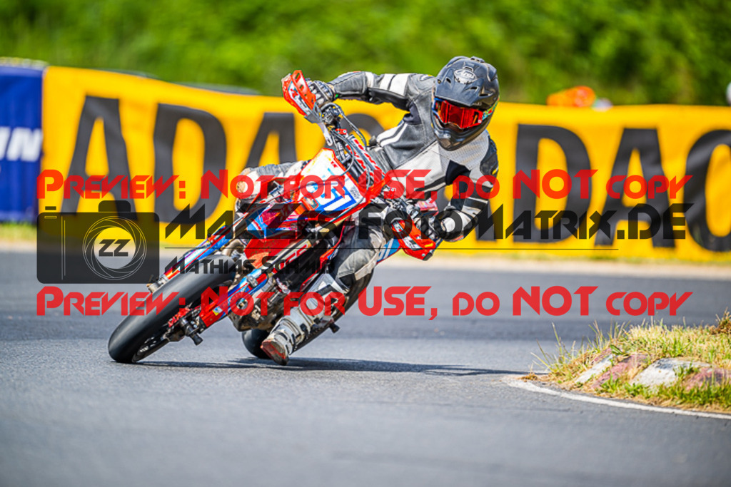 MaZZes_FotoMatrix_220528_2412 | Fotograf Mathias Schmid
Sportfotograf,
Eventfotograf,
Hochzeitsfotograf,
Portraitfotograf