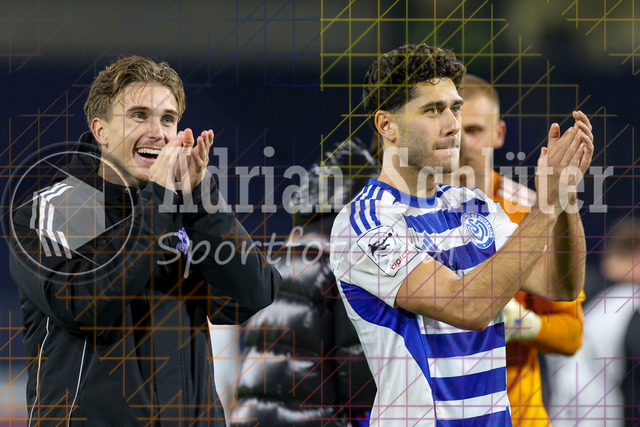 MSV Duisburg vs SV Waldhof Mannheim - 3. Liga | Duisburg, Deutschland, 07.11.25:   Patrick Sussek (MSV Duisburg) und Mert Göckan (MSV Duisburg) Schlussjubel, jubelt nach dem Sieg waehrend des Spiels der 3. Liga MSV Duisburg vs SV Waldhof Mannheim in der schauinsland-reisen-arena(Foto von Brauer-Fotoagentur / Adrian Schlueter)