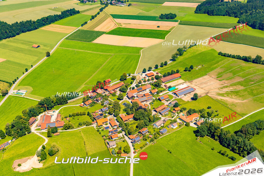 Luftaufnahme von Erlach Dietramszell Bild- Das Luftbild wurde 2025 vom UL-Flugzeug heraus erstellt ( keine Drohne ) - Hochauflösende Luftaufnahme -Nicht vergleichbar mit Google Maps oder Satelittenbilder- Die Geschenkidee !Mit Lizenz und Bildrechte bestellbar