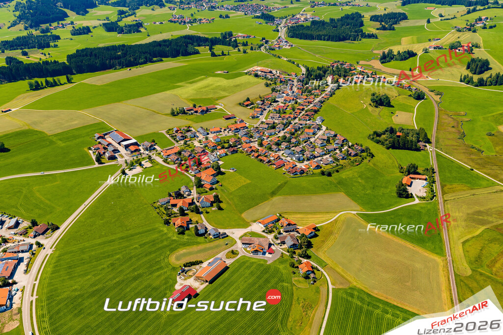 Luftaufnahme  Schraden  Hopferau Das Luftbild wurde 2025 vom UL-Flugzeug heraus erstellt ( keine Drohne ) - Hochauflösende Luftaufnahme -Nicht vergleichbar mit Google Maps oder Satelittenbilder- Die Geschenkidee !Mit Lizenz und Bildrechte bestellbar