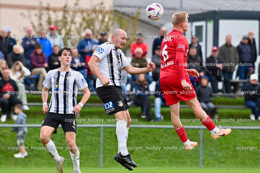 SVG Bleiburg vs. SAK 23.9.2023 | #4 Raphael Huber SVG Bleiburg, #6 Nikola Tolimir SVG Bleiburg, #6 Toni Dullnig SAK, SVG Bleiburg vs. SAK 23.9.2023, SVG Bleiburg vs. SAK am 23.09.2023 in Bleiburg (Karl Kornberger Stadion), Austria, (Photo by Bernd Stefan)