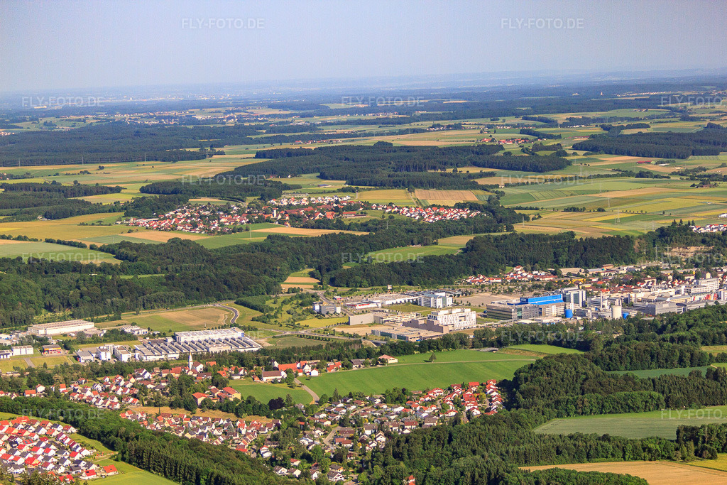 Luftbild: Industriegebiet an der Riß mit Boehringer Ingelheim Biberach in Biberach an der Riß im Bundesland Baden-Württemberg in Deutschland. Foto: IMG_67404.jpg vom 08.06.2014 durch Werner Riehm/FLY-FOTO.deWWW.BOEHRINGER-INGELHEIM.COM
