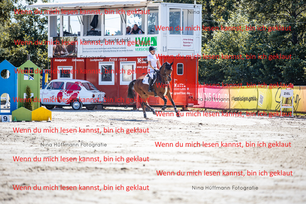 BK1A5376 | Turnierbilder Turnierfotos Nina Hüffmann Turnierfotografie Pferdefotografie Tierzeichnung Haustierzeichnung Pferdezeichnung Hundezeichnung Videograf  - Realisiert mit Pictrs.com