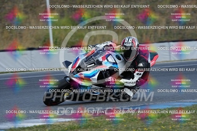 2024_07_29_PBK_13352 | Sportfotografie; SlowMotion; Video; Rennstrecke; Hafeneger; Speer; Racing; RSE; BMW; CBO; Trackday; Motorsportarena; Hockenheimring; Brno; Most; Barcelona; Valencia